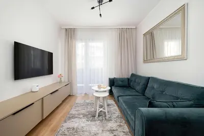 Telewizja i/lub zestaw kina domowego w obiekcie Stylish One Bedroom Apartment in Wrocław by Noclegi Renters