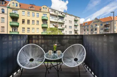 Balkon lub taras w obiekcie Stylish One Bedroom Apartment in Wrocław by Noclegi Renters