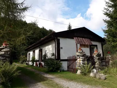 Budynek, w którym mieści się gospodarstwo agroturystyczne
