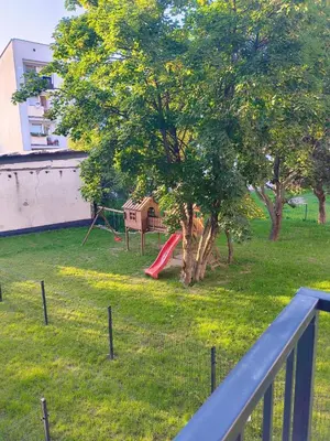 Plac zabaw dla dzieci w obiekcie Aura Apartamenty