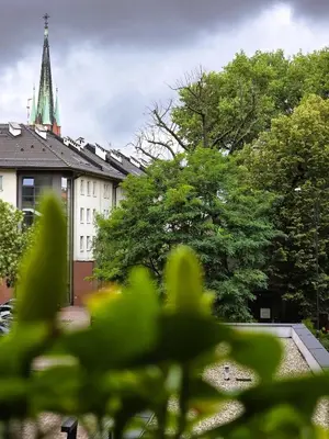 Ogród w obiekcie 81 degrees - Hot Lodging - Gorąca Kwatera w centrum Gliwic z prywatną sauną