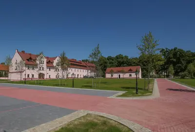 Budynek, w którym mieści się hotel