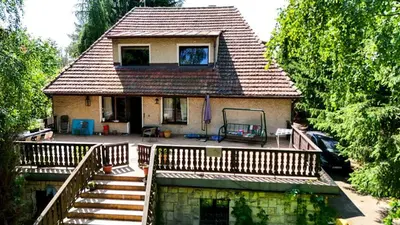 Budynek, w którym mieści się apartament