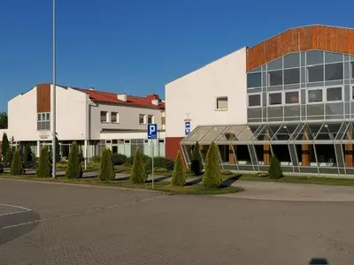 Budynek, w którym mieści się hotel