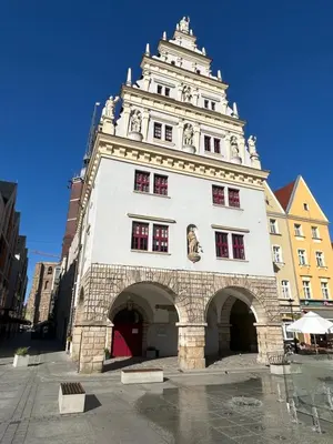 Budynek, w którym mieści się apartament