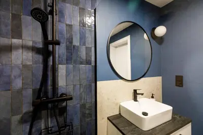 Łazienka w obiekcie Close-Golden Apartments Wroclaw - Stylish Loft Apartment - Great Location &Jana Pawła33