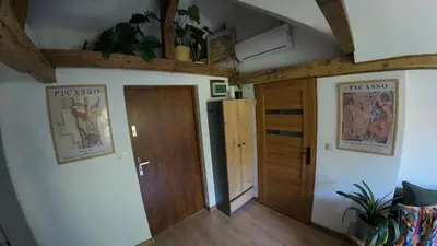 Plan piętra w obiekcie Studio z widokiem na park