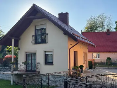Budynek, w którym mieści się dom wakacyjny