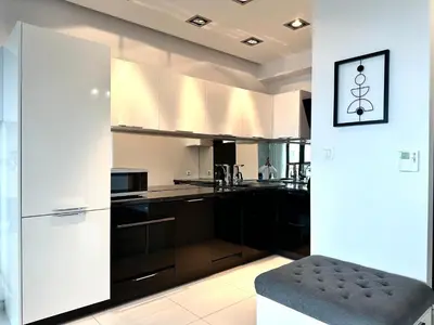 Kuchnia lub aneks kuchenny w obiekcie PODWALE 2 Apt 31 - Self Check-In 20h - Parking & Lift