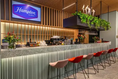Hol lub bar w obiekcie Hampton By Hilton Wroclaw Airport
