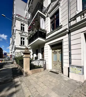 Budynek, w którym mieści się apartament