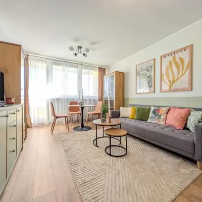 Szybowcowa Homely Apartment by BookingHost