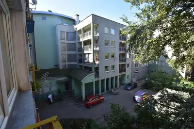 Budynek, w którym mieści się apartament