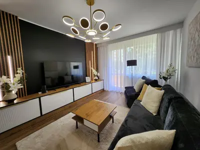 Telewizja i/lub zestaw kina domowego w obiekcie Apartament CASABLANCA - Wałbrzych, Podzamcze