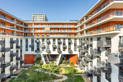 Budynek, w którym mieści się apartament