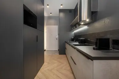 Kuchnia lub aneks kuchenny w obiekcie Modern Studio with Parking and Air Conditioning in the City Center of Wroclaw by Noclegi Renters