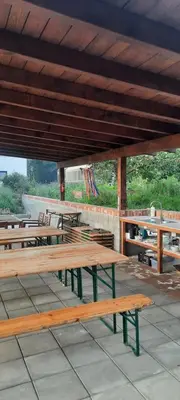 Restauracja lub miejsce do jedzenia w obiekcie Pełen Wypas - Dziadówka