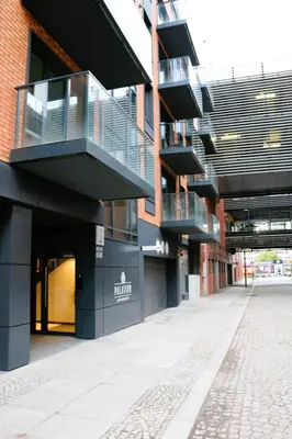 Budynek, w którym mieści się apartament