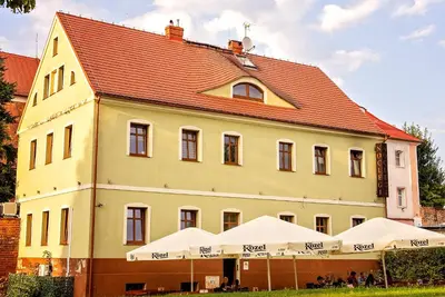 Budynek, w którym mieści się hotel
