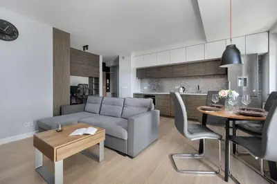 Kuchnia lub aneks kuchenny w obiekcie Spacious Wrocław Apartment with Air Conditioning and Two Parking Spaces by Noclegi Renters