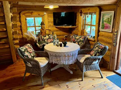 Część wypoczynkowa w obiekcie Domek LAVENDA z widokiem na rzekę - Basen, Jacuzzi, Sauna - Magiczny ogród - 0,5ha prywatnej przestrzeni