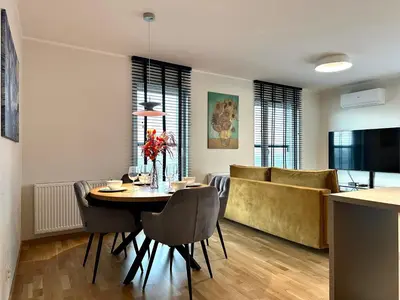 Telewizja i/lub zestaw kina domowego w obiekcie Madalińskiego Apt 26 - Balcony & Lift - 700m Main Station