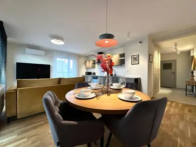 Telewizja i/lub zestaw kina domowego w obiekcie Madalińskiego Apt 26 - Balcony & Lift - 700m Main Station