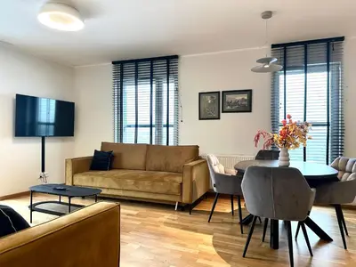 Telewizja i/lub zestaw kina domowego w obiekcie Madalińskiego Apt 25 - Balcony & Lift - 700m Main Station