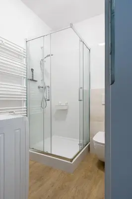 Łazienka w obiekcie Jaworska One-Bedroom Apartment - ProperUNIT