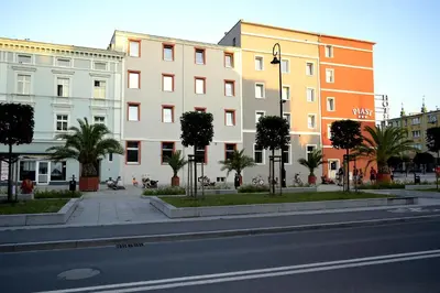 Budynek, w którym mieści się hotel