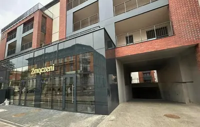 Fasada lub wejście do obiektu Apartament przy Rynku z Tarasem i Parkingiem - Blisko PreZero Arena