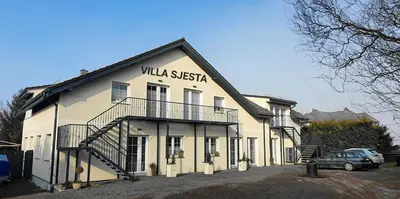 Budynek, w którym mieści się apartament