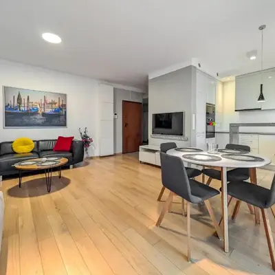 Rymarska Spacious Apartment by BookingHost