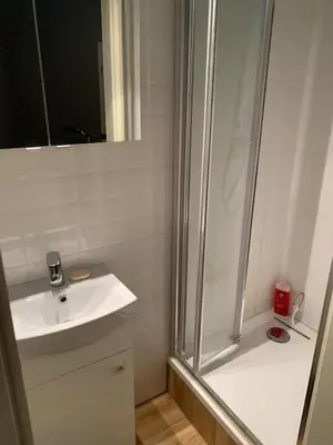 Łazienka w obiekcie Spacious 3BR Apartment 2 Bathrooms Nadodrze City Center