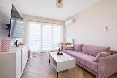 Część wypoczynkowa w obiekcie Modern Apartment with Air Conditioning & Workspace in Gliwice by Noclegi Renters