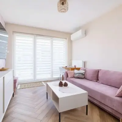 Modern Apartment with Air Conditioning & Workspace in Gliwice by Noclegi Renters