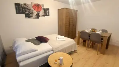 Łóżko lub łóżka w pokoju w obiekcie DROINVEST Mieszkanie 2-pokojowe - Apartament Nysa, jezioro Nyskie, góry złote, fv