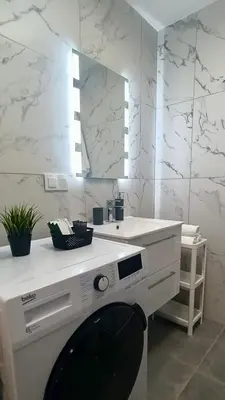 Łazienka w obiekcie DROINVEST Mieszkanie 2-pokojowe - Apartament Nysa, jezioro Nyskie, góry złote, fv