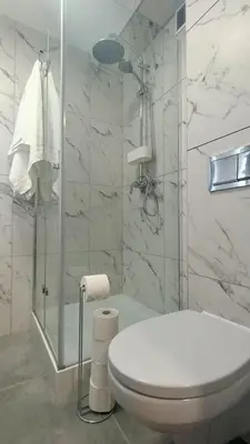 Łazienka w obiekcie DROINVEST Mieszkanie 2-pokojowe - Apartament Nysa, jezioro Nyskie, góry złote, fv