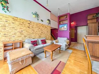 Część wypoczynkowa w obiekcie Podwale Central Apartment by BookingHost