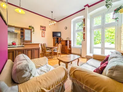 Część wypoczynkowa w obiekcie Podwale Central Apartment by BookingHost