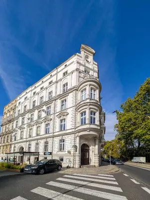 Budynek, w którym mieści się apartament
