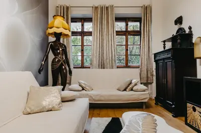 Część wypoczynkowa w obiekcie Bujwida - unikalny apartament przy Placu Grunwaldzkim, Uniwersytetach i Politechnice - Wrocław - Fair Rentals
