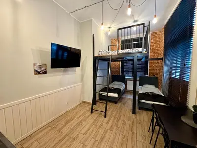 Telewizja i/lub zestaw kina domowego w obiekcie Apartament Paryski 3- przytulne studio dla 2-4 osób w CENTRUM