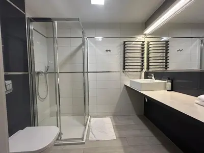 Łazienka w obiekcie Apartament Czarna Góra Tignes 8
