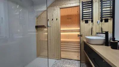 Łazienka w obiekcie Black Hill Pod Zieleńcem Apartament AURORA GOLD Nr3 z Sauną