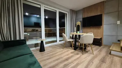 Część wypoczynkowa w obiekcie Black Hill Pod Zieleńcem Apartament AURORA GOLD Nr3 z Sauną