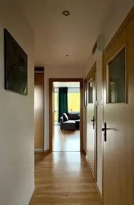 Telewizja i/lub zestaw kina domowego w obiekcie GRAFIT - Apartament na wzgórzu - Polanica Zdrój