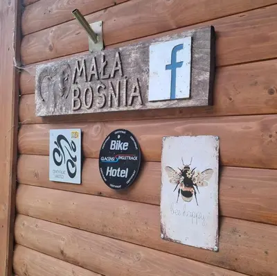 Certyfikat, podpis lub inny dokument wystawiony w obiekcie Mała Bośnia