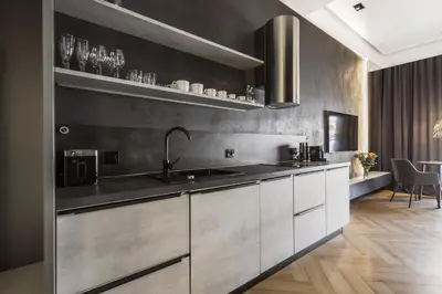 Kuchnia lub aneks kuchenny w obiekcie Traugutta 74 - Premium Elegance Loft - Sauna, siłowna - Wrocław - Fair Rentals